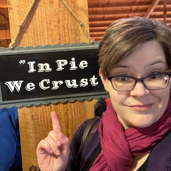 Meet your Posher, Anissa - Picture 3 of 4